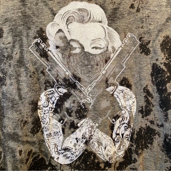 Gangster Marilyn Monroe Tattoos Guns Acid Wash Top - Size Medium - Picture 2 of 11